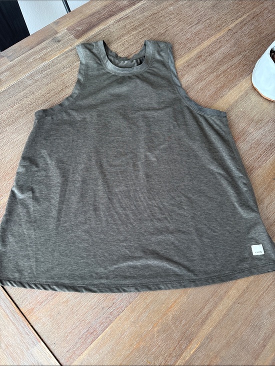 Vuori Tops - Vuori Mod Tank in Oregano Green Size M